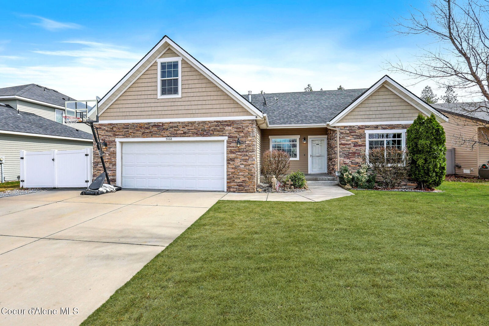 Property Photo:  7068 N Epervier Ln  ID 83815 