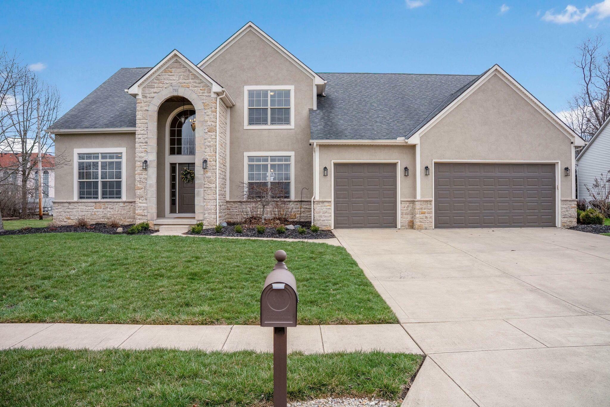 Property Photo: 711 James Way OH 43302