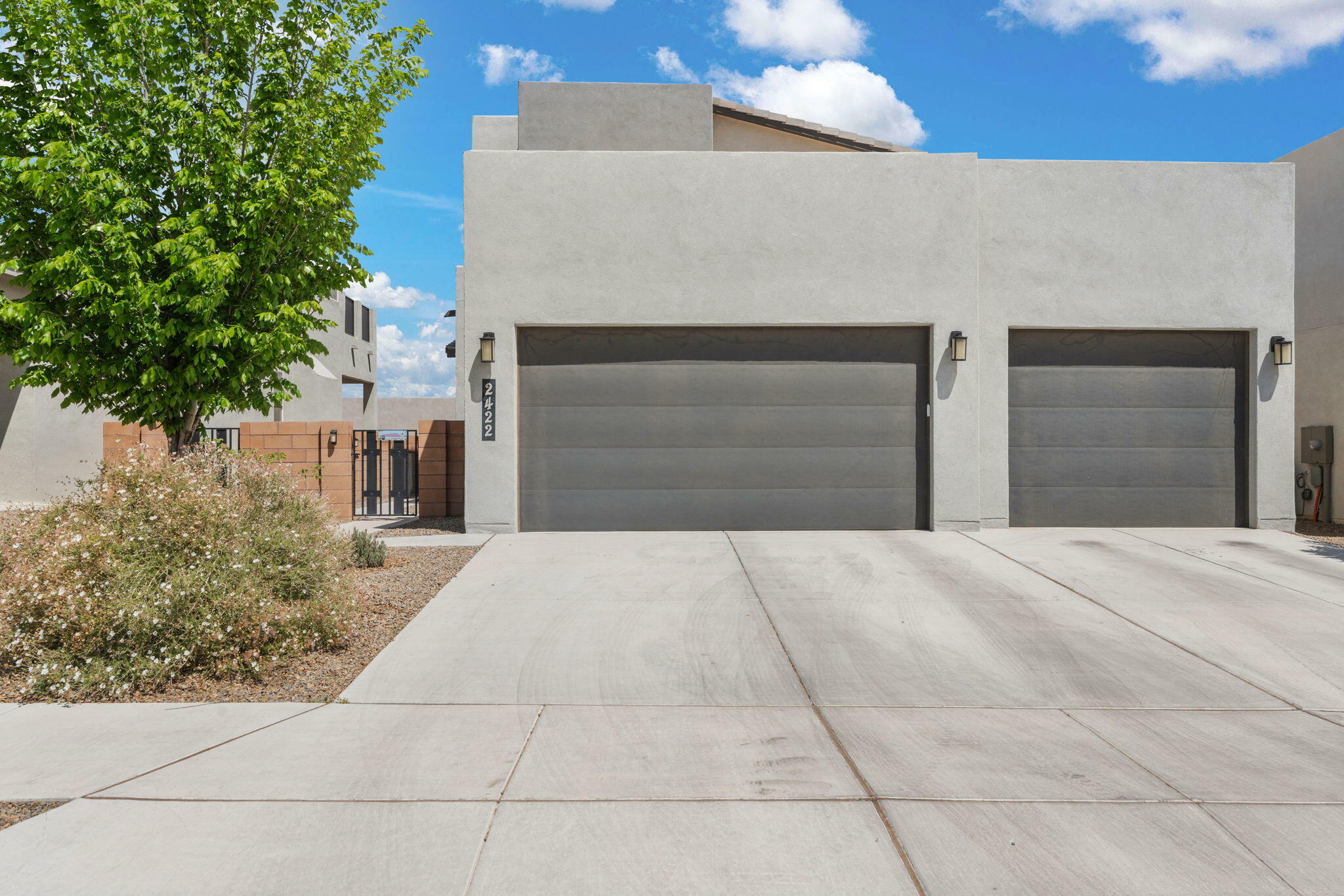Property Photo: 2422 Lynn Road SE NM 87124