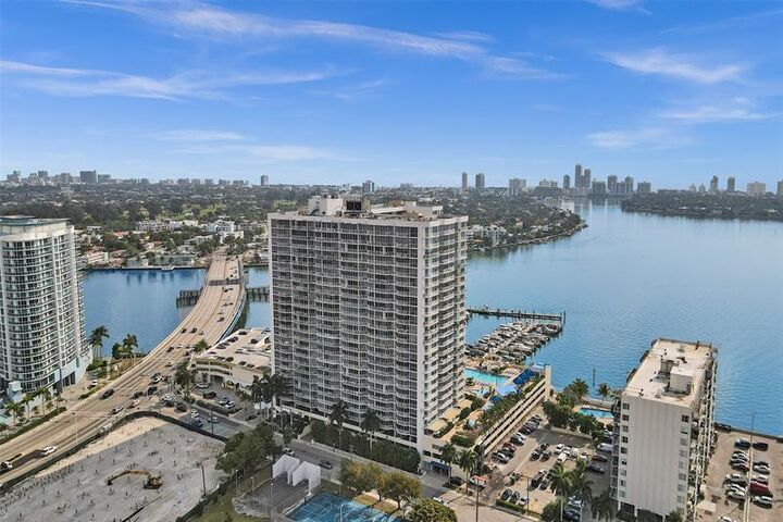 Property Photo:  7601 E Treasure Dr 617  FL 33141 