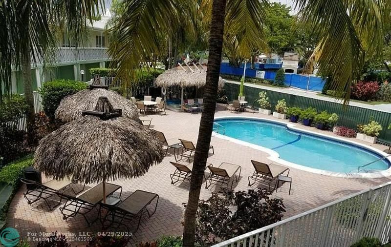 Property Photo: 2124 NE 5th Ave 202 FL 33305