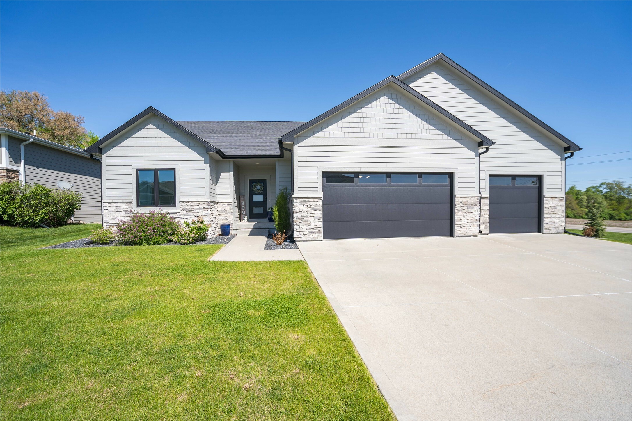 9450 Bottlebrush Road  Norwalk IA 50211 photo