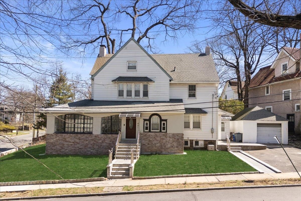 Property Photo:  401 Seneca Avenue  NY 10553 
