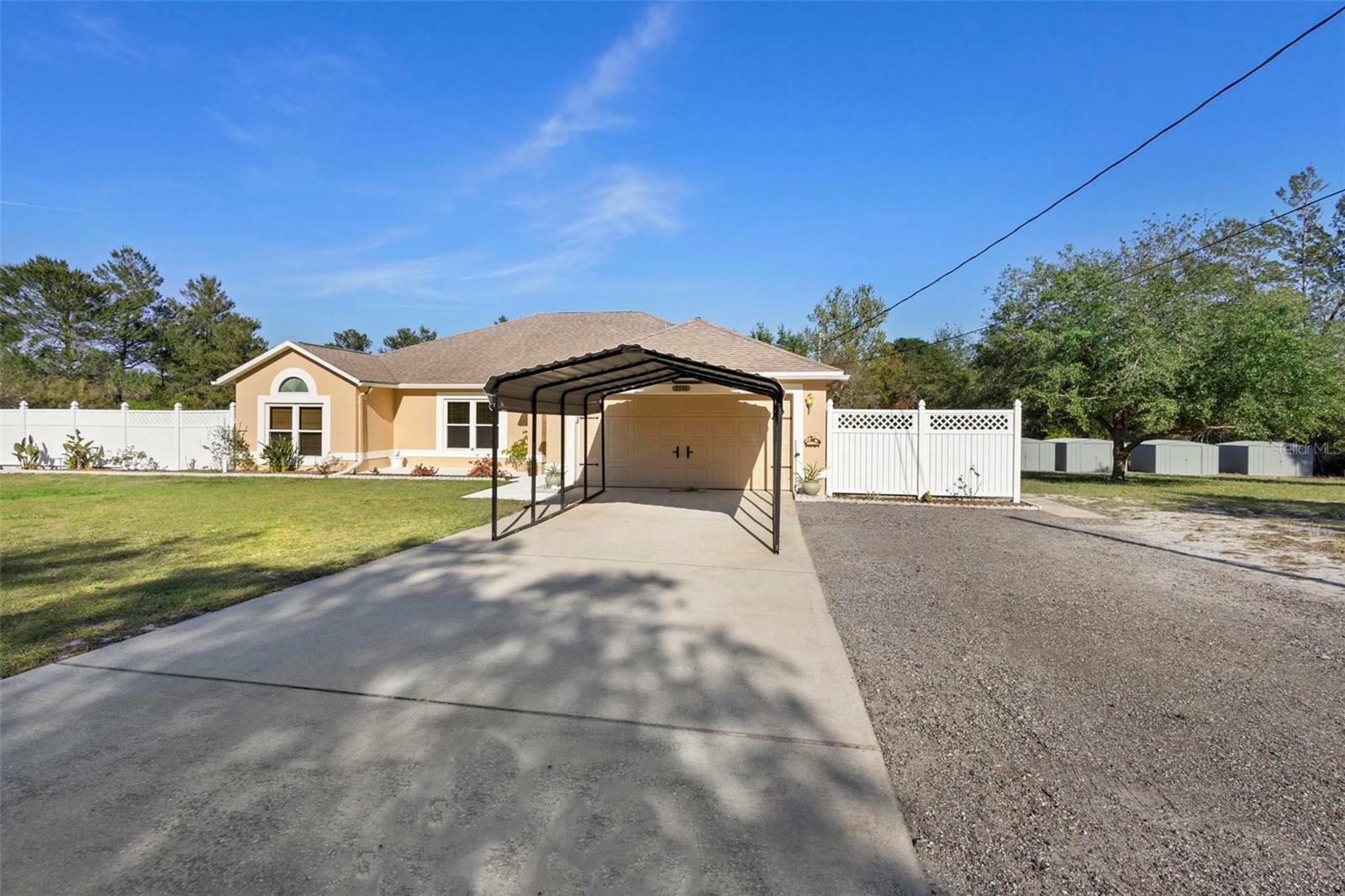 Property Photo: 2530 Leonard Drive FL 32725