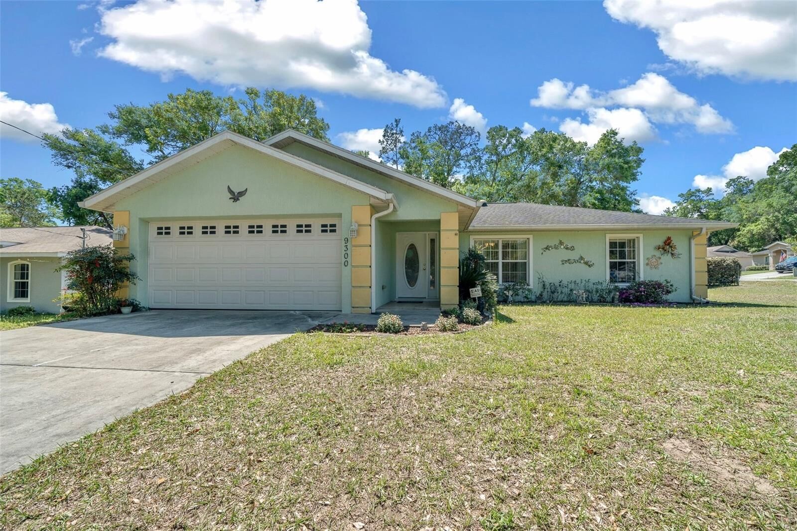 Property Photo: 9300 SE 161st Street FL 34491
