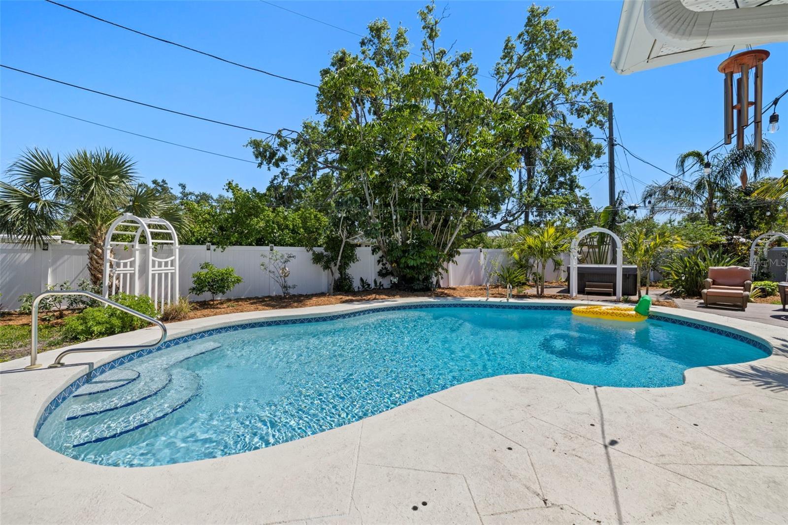 Property Photo: 1508 Eden Isle Boulevard NE FL 33704