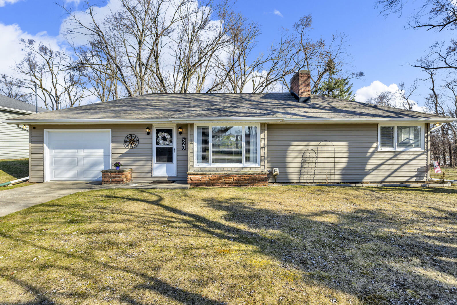 Property Photo: 520 Newell Ave MI 49202