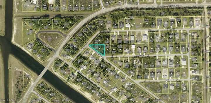 Property Photo: 3004 Nadine Lane FL 33971