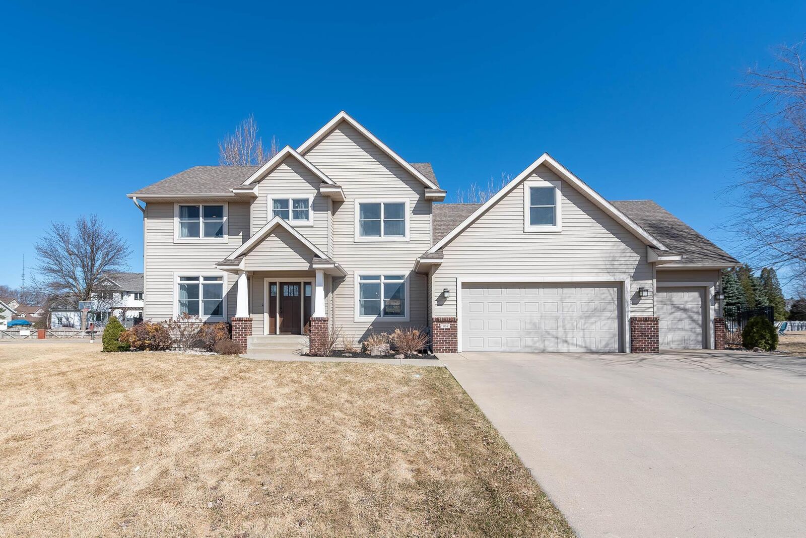 Property Photo: 104 Park Place MN 56001