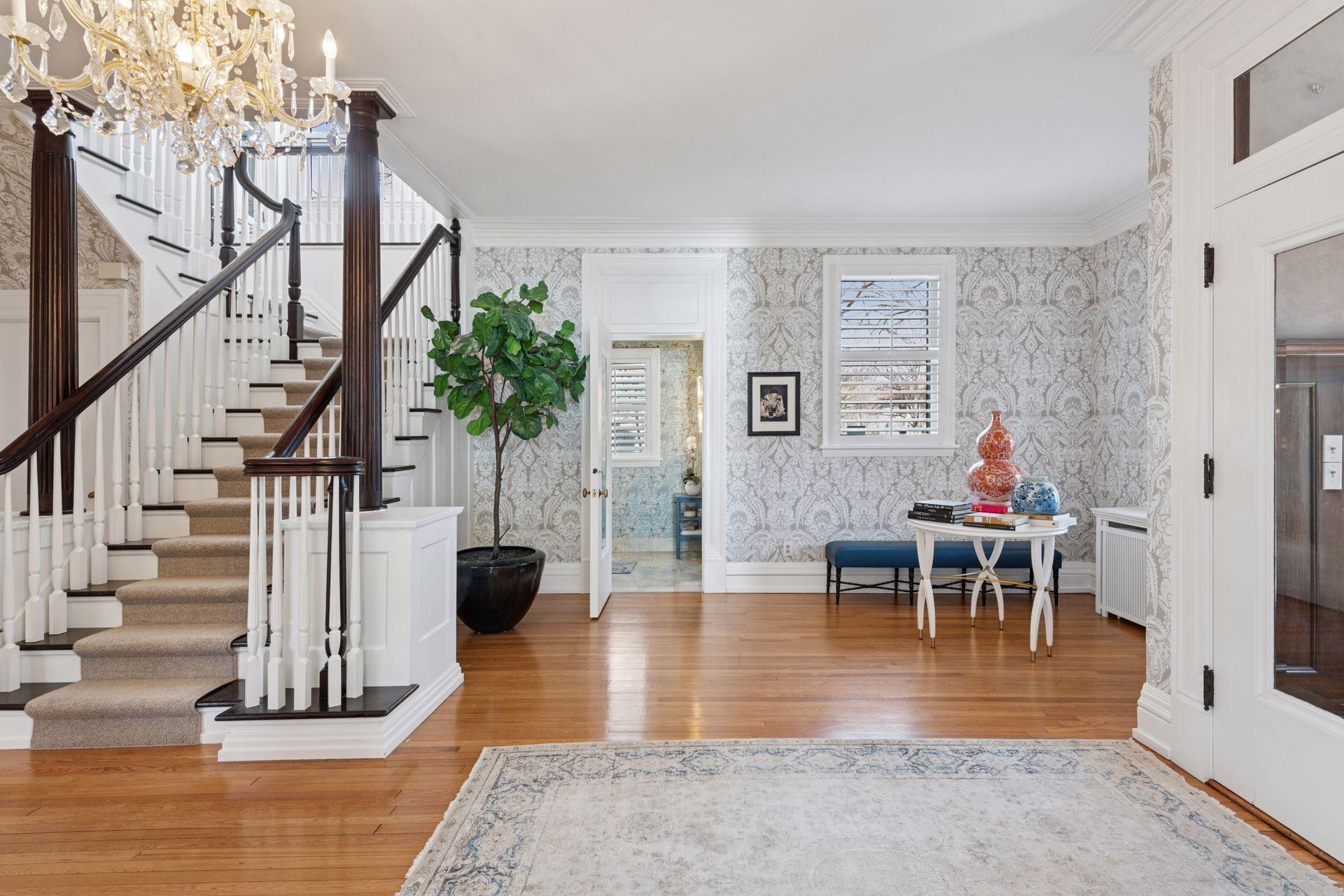 Property Photo: 1700 Dupont Avenue S MN 55403
