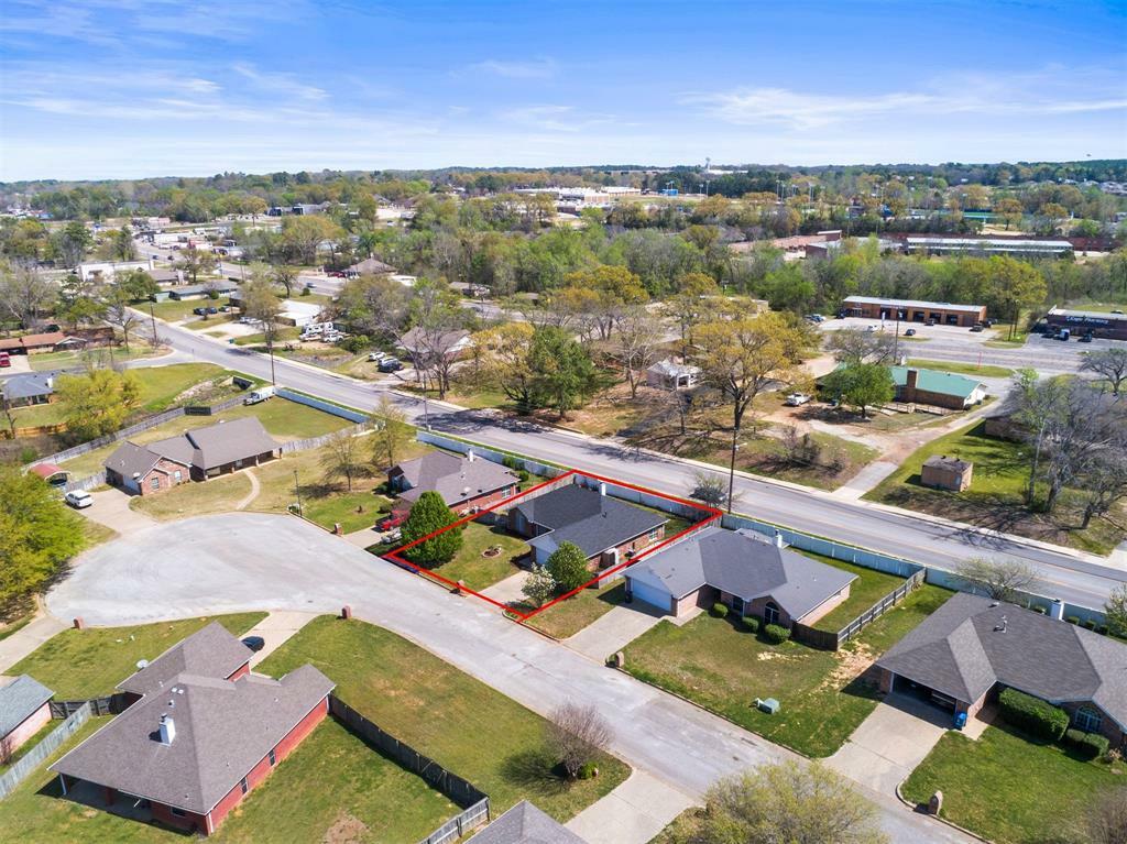 Property Photo: 1400 Lakeside Court TX 75771