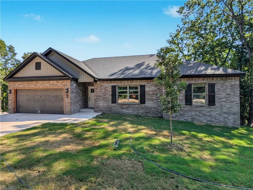 Property Photo: 6 Osborne Lane AR 72715