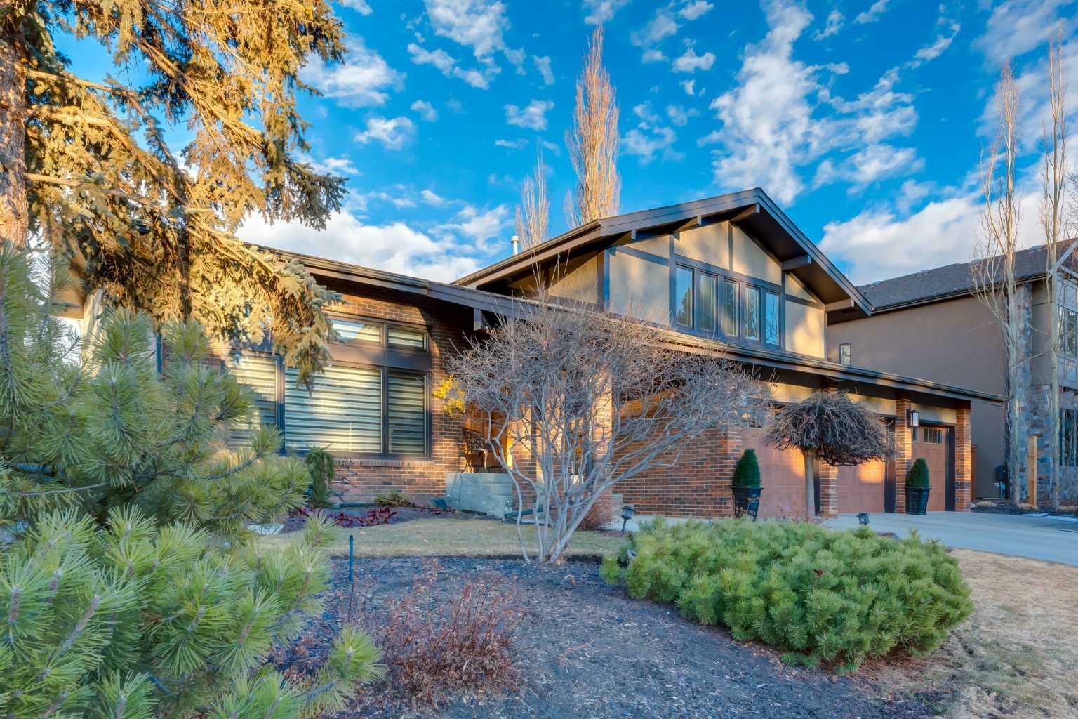 Property Photo:  36 Baycrest Place SW  AB T2V 0K6 