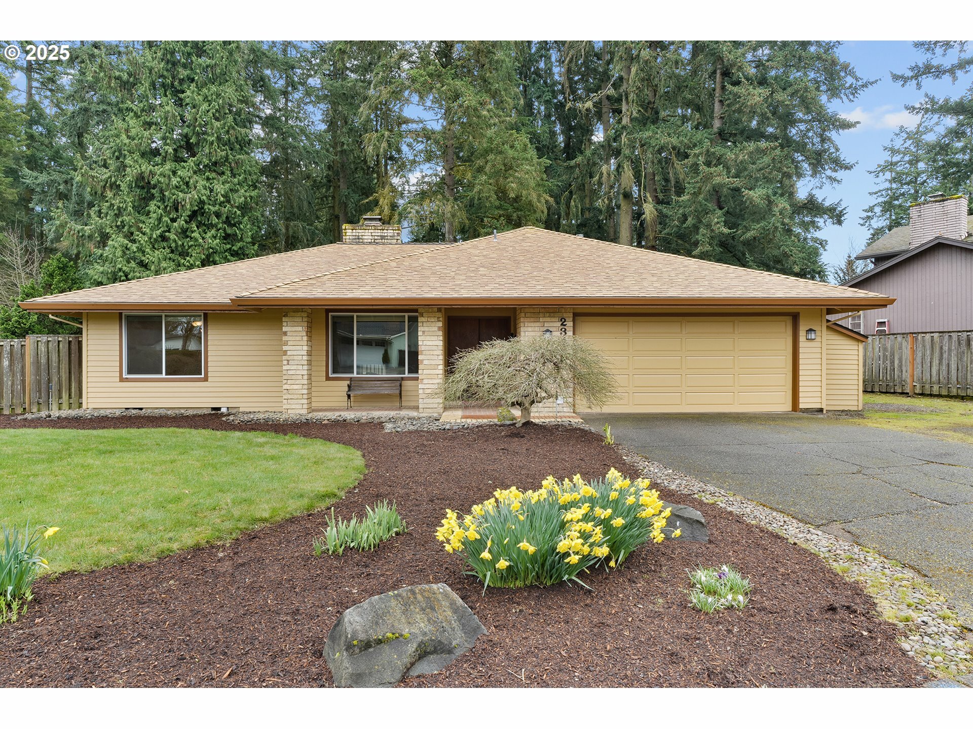 2340 SE Singing Woods Dr  Hillsboro OR 97123 photo