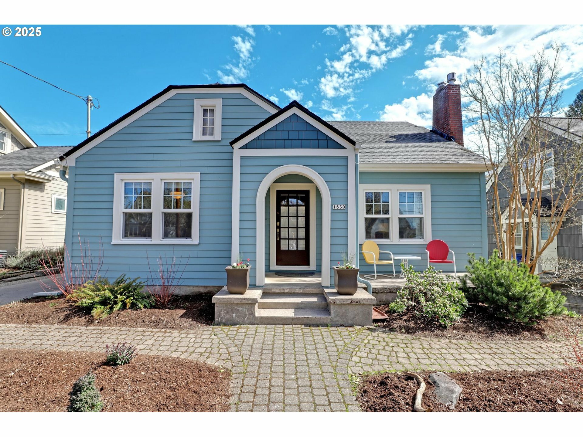 Property Photo: 1630 SE 59th Ave OR 97215