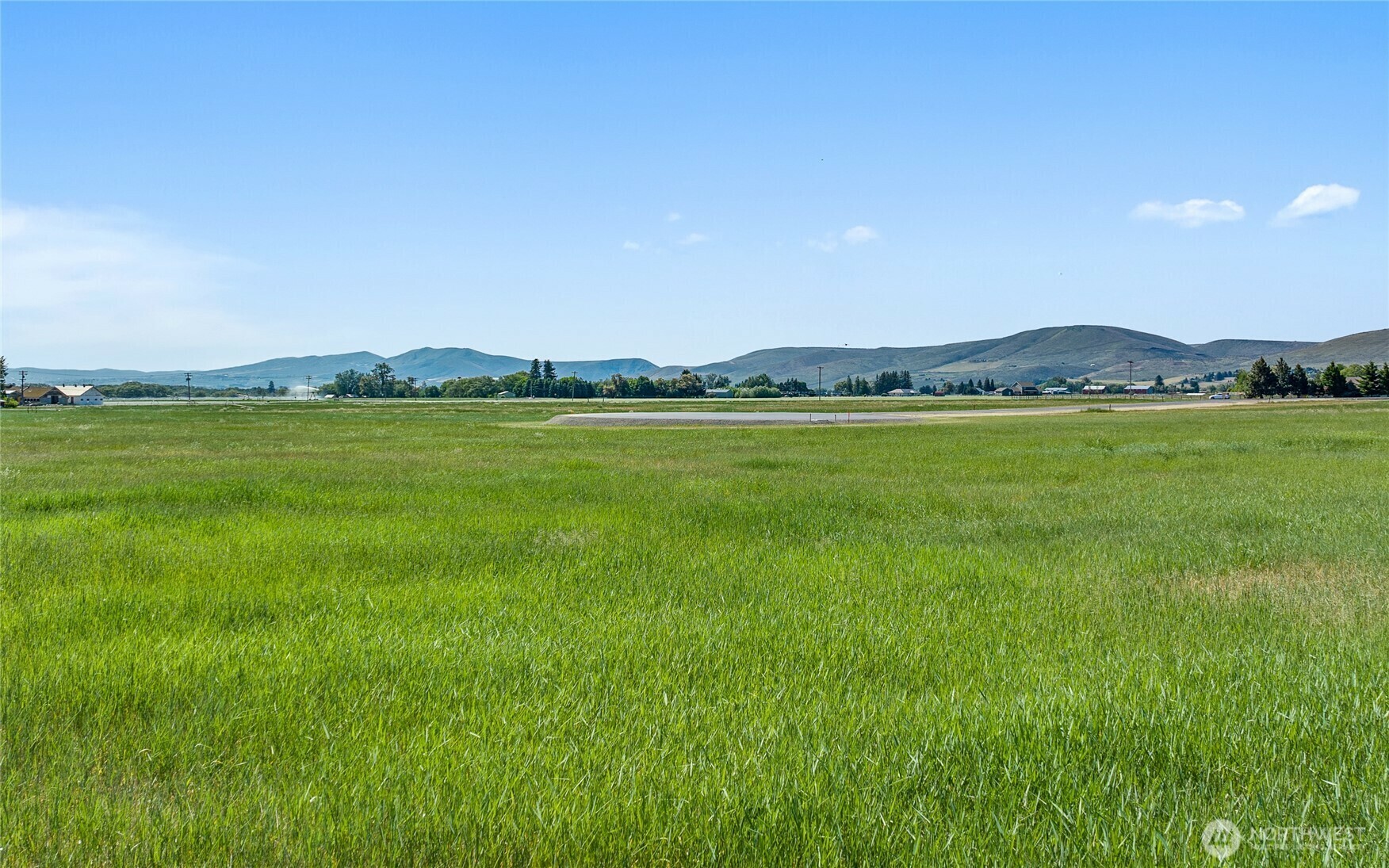 Property Photo: 8 Xx Woodscreek Lane WA 98926