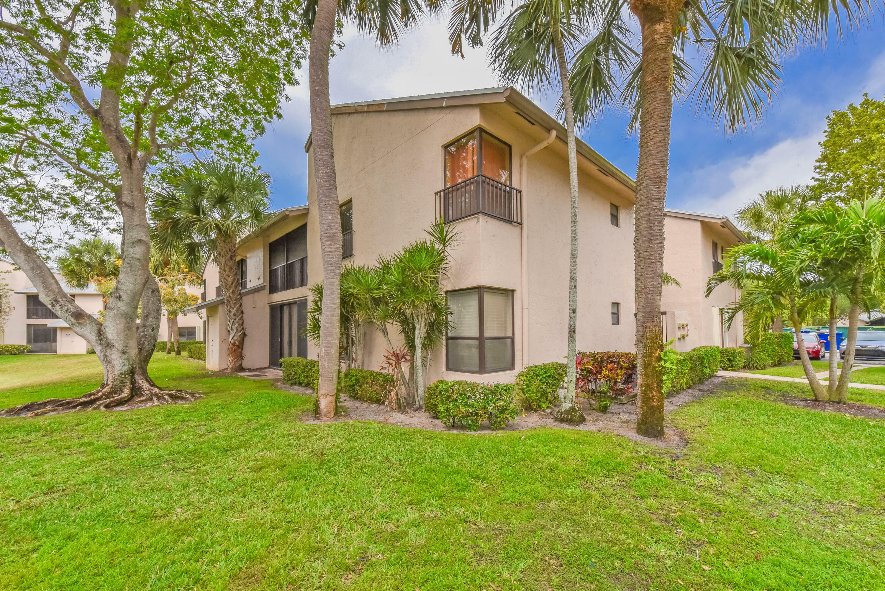 Property Photo: 3294 NW 47th Avenue 3292 FL 33063
