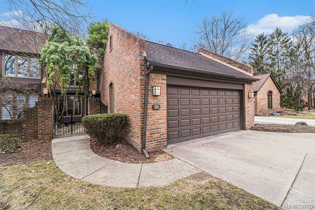 Property Photo: 15 Timberlane Court MI 48126