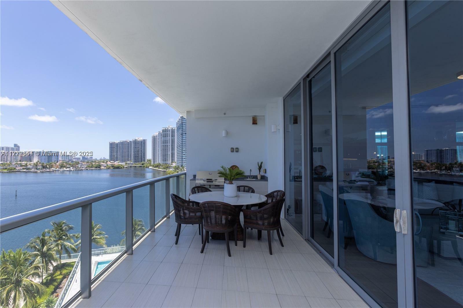 Property Photo: 3300 NE 188th St 618 FL 33180