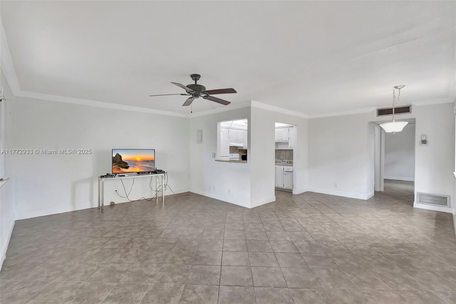 Property Photo:  71 Saxony B 71  FL 33446 