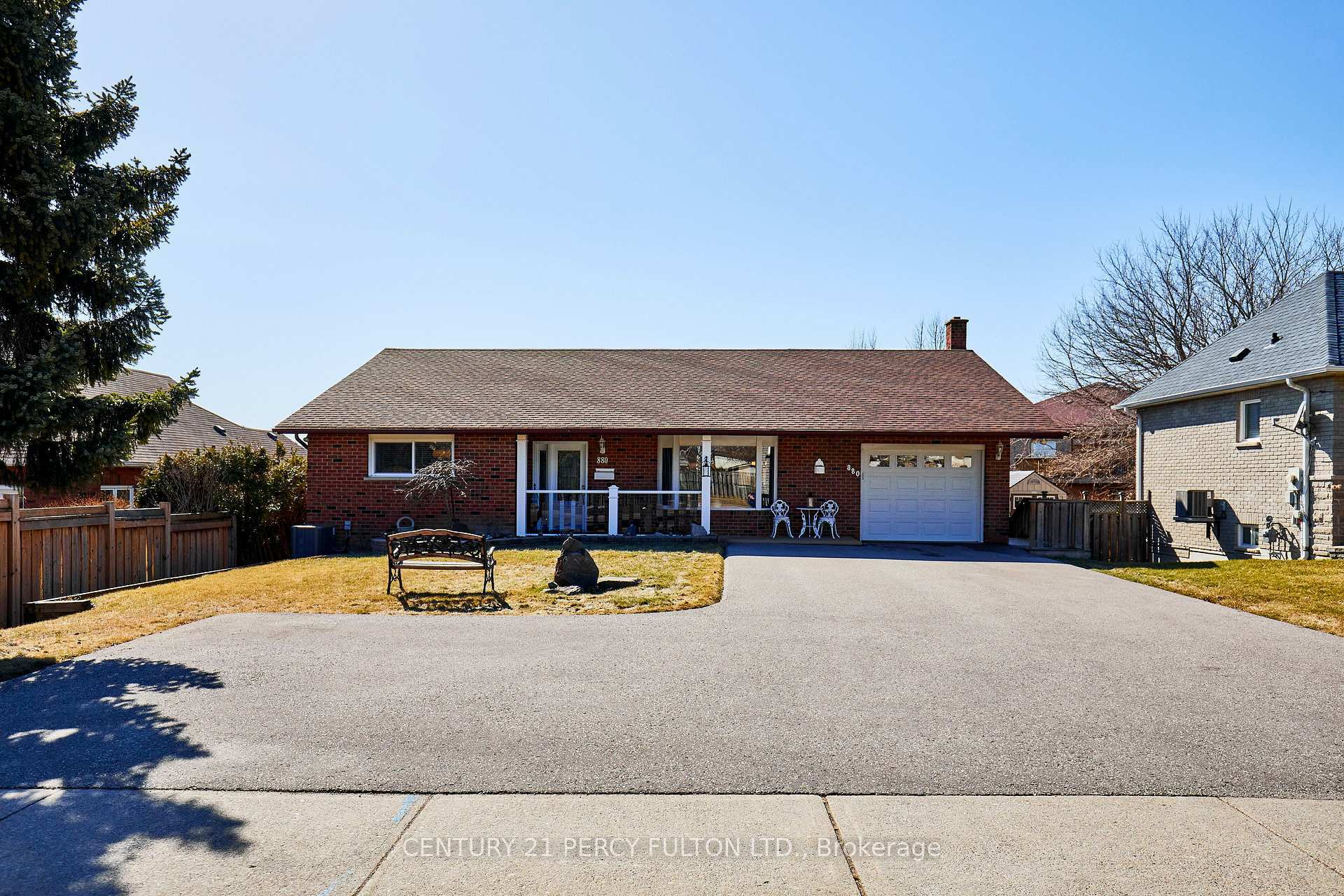 Photo de la propriété: 880 Ritson Road N ON L1G 6Z4