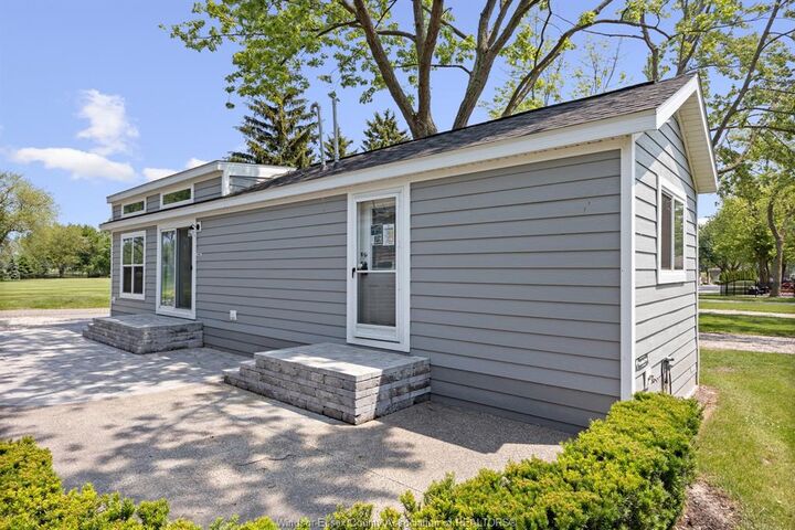 Property Photo:  981 County Rd 2 187  ON N8L 1B4 