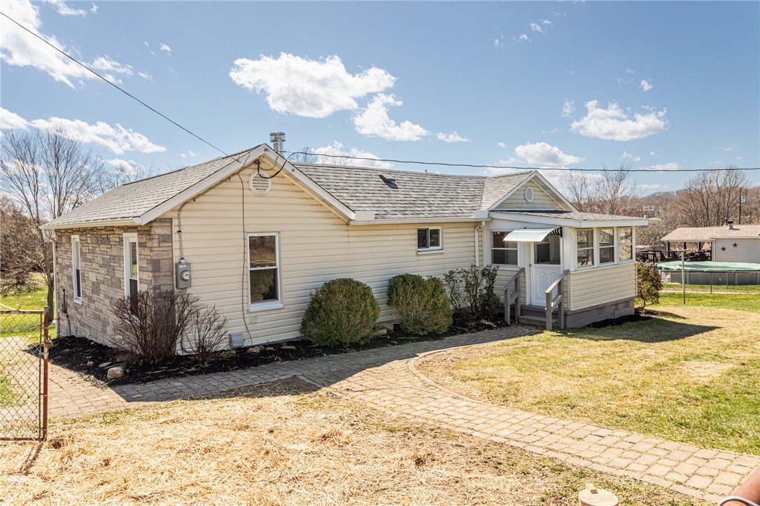 Property Photo: 1015 Liberty Street PA 15683