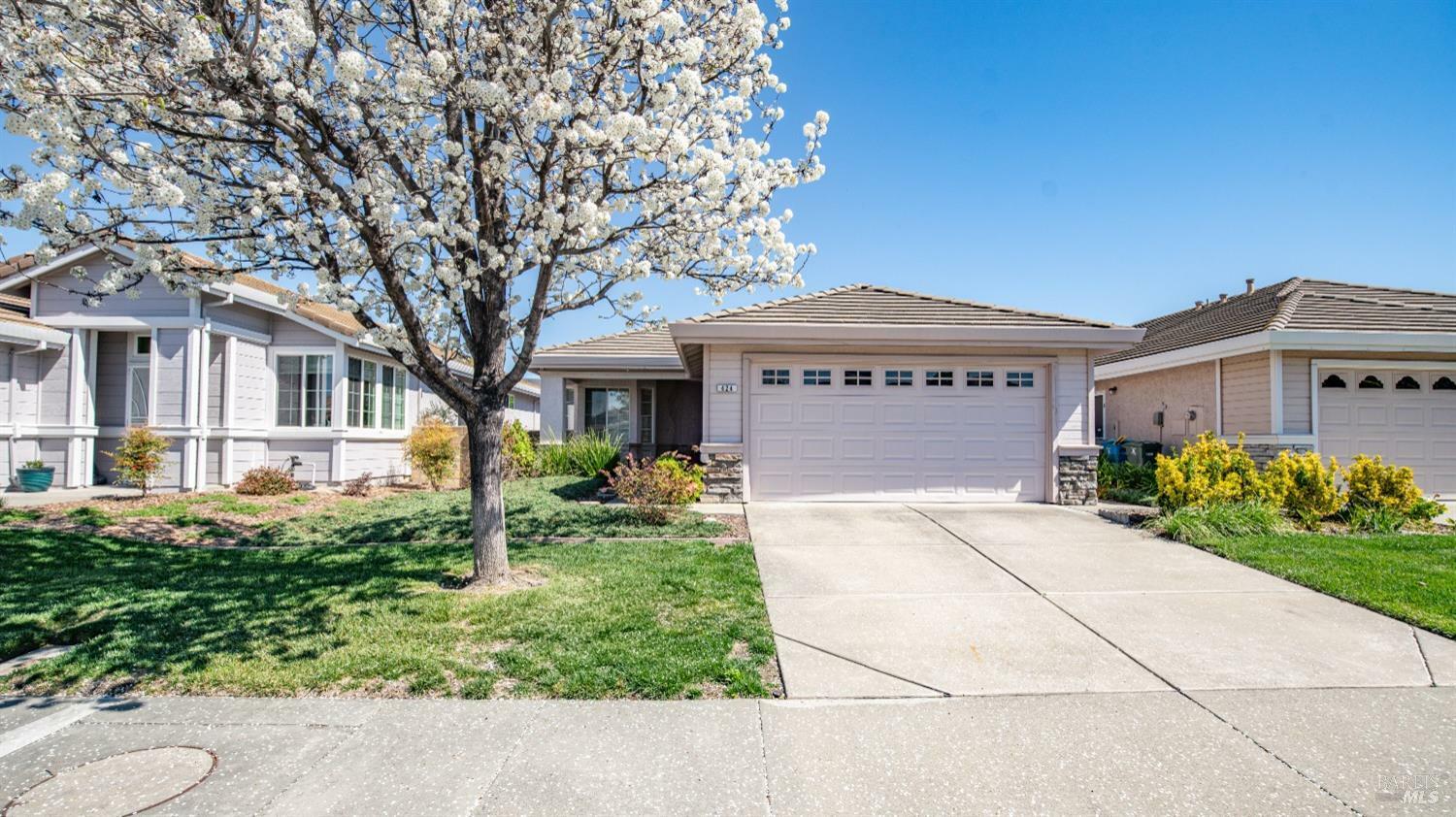 Property Photo: 424 Mandarin Circle CA 95687