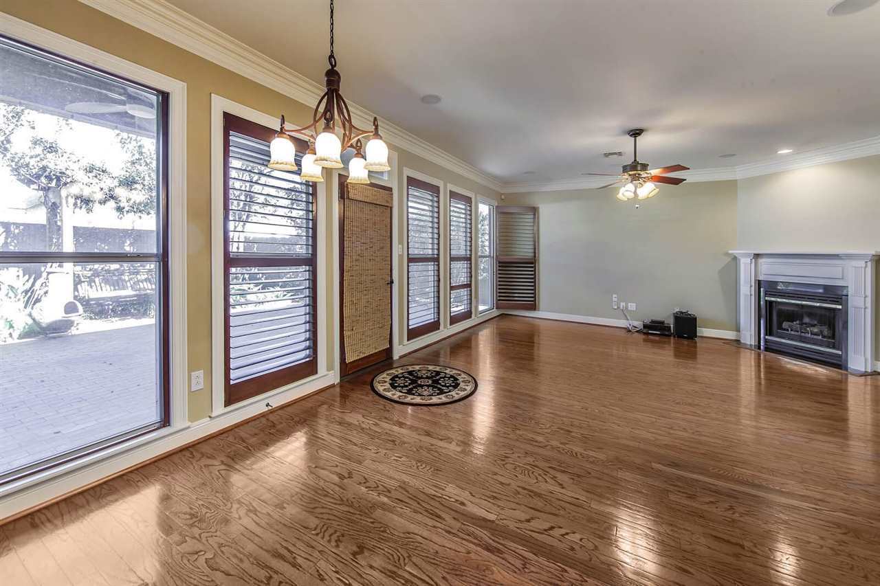 Property Photo: 504 Sugar Mill Courtyard LA 70360