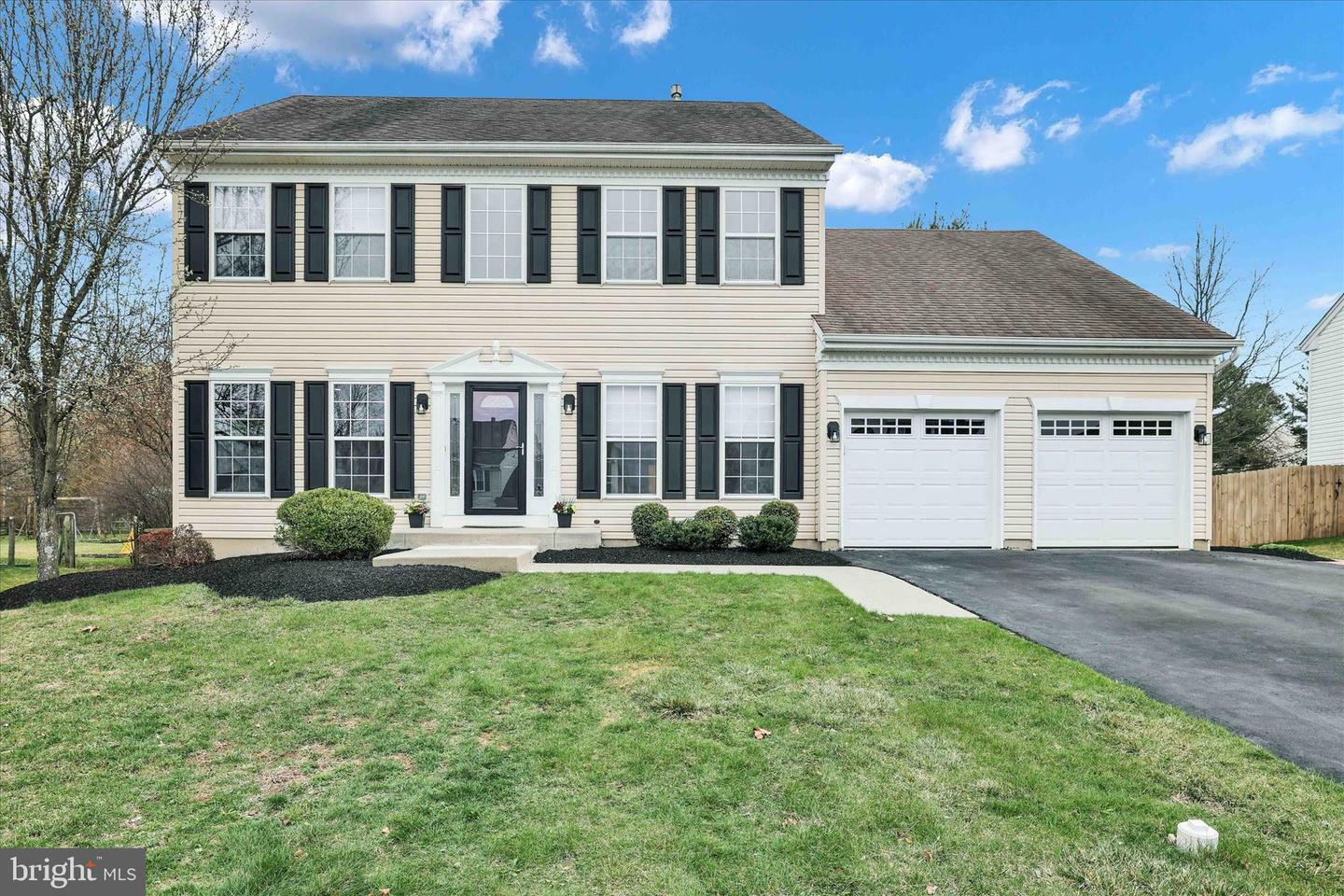 Property Photo: 3683 E Brandon Way PA 18902