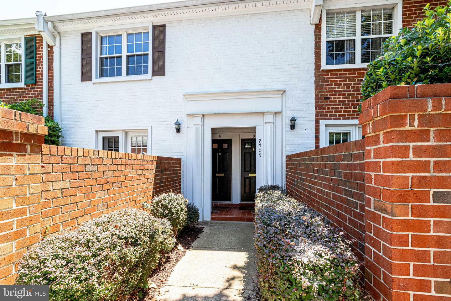 Property Photo: 2705 S Walter Reed Drive B VA 22206