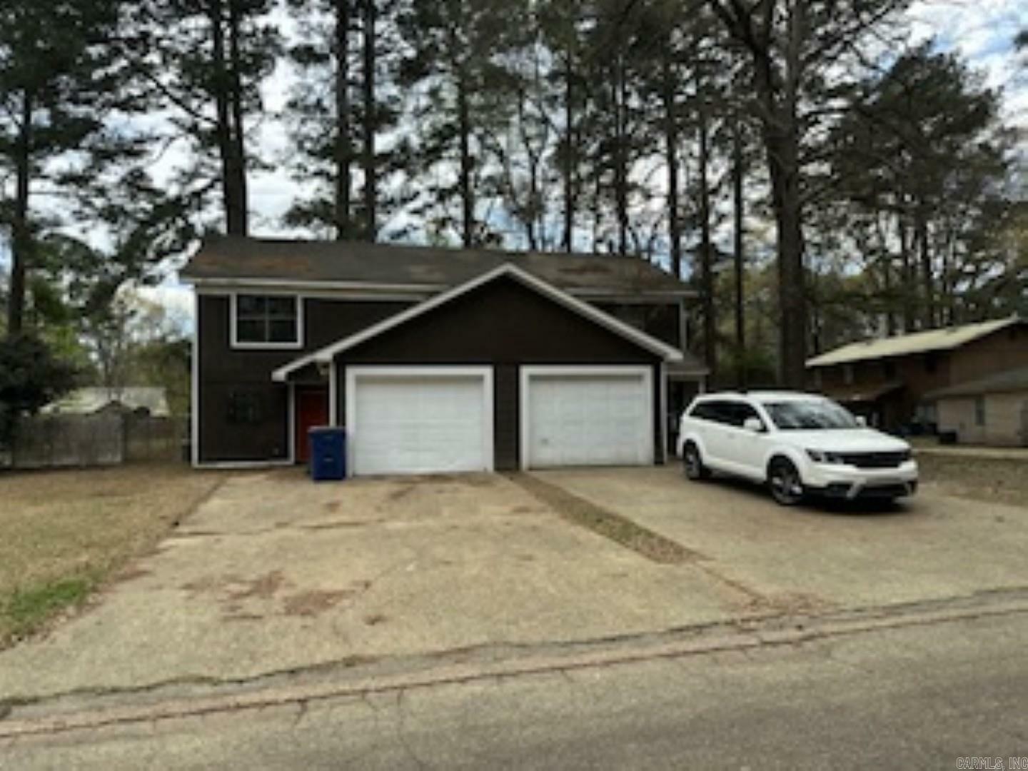 Property Photo: 831 &Amp 833 Dennis AR 71701