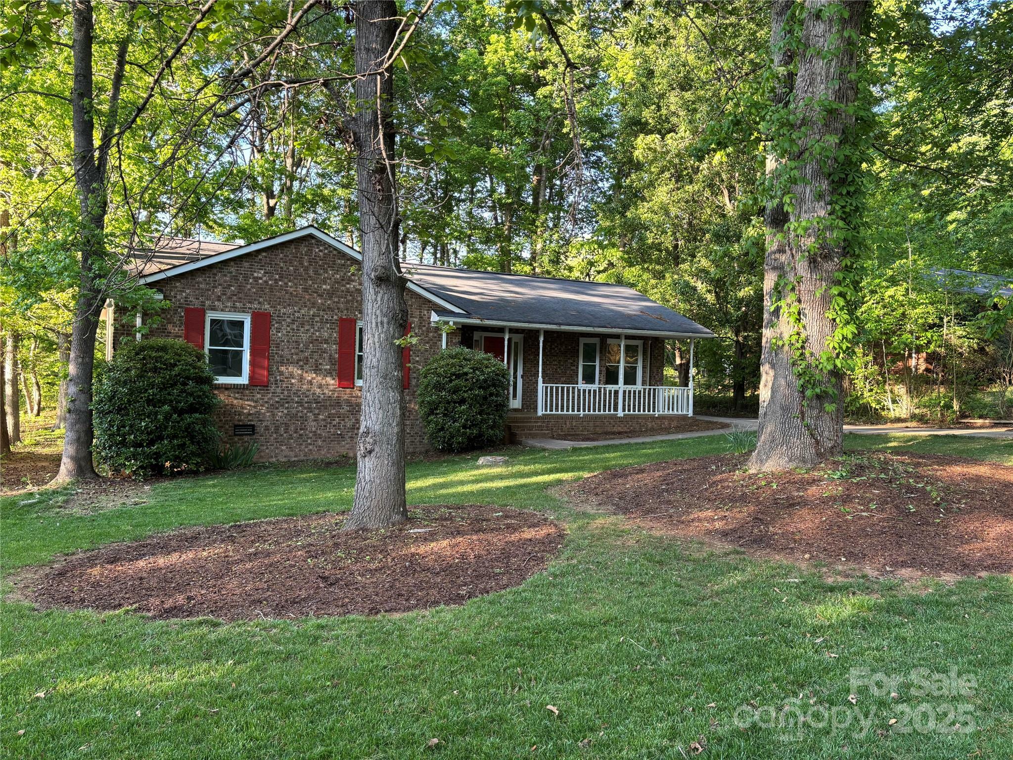 Property Photo: 10607 Wood Meadow Drive NC 28227