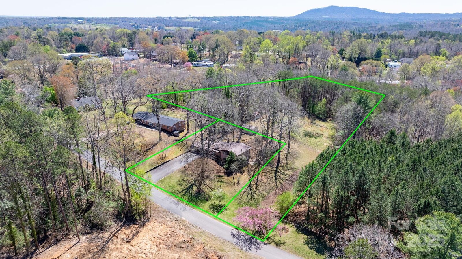 Property Photo: 3407 14th Avenue SW NC 28602