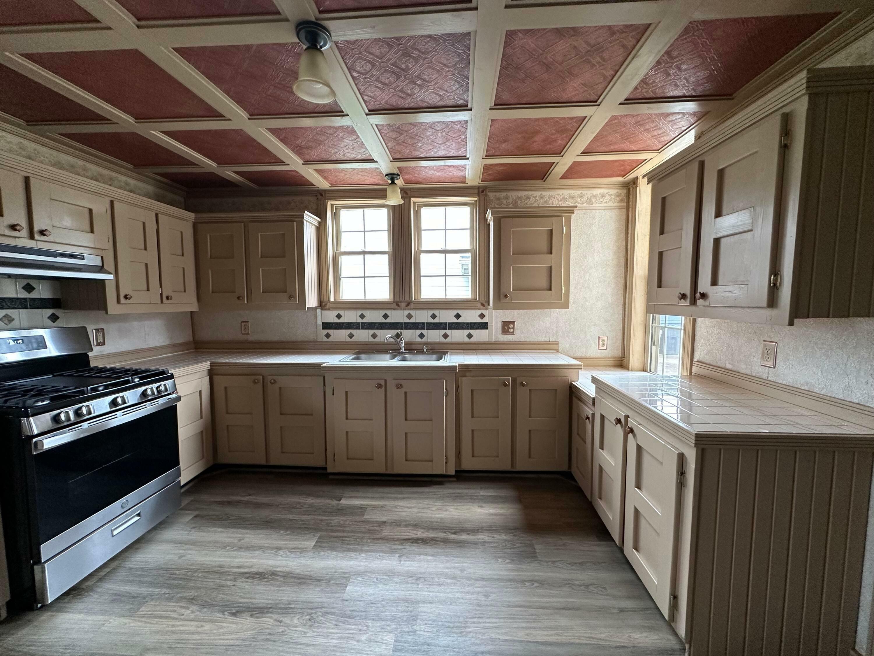 Property Photo: 545 Pottery Street OH 43138