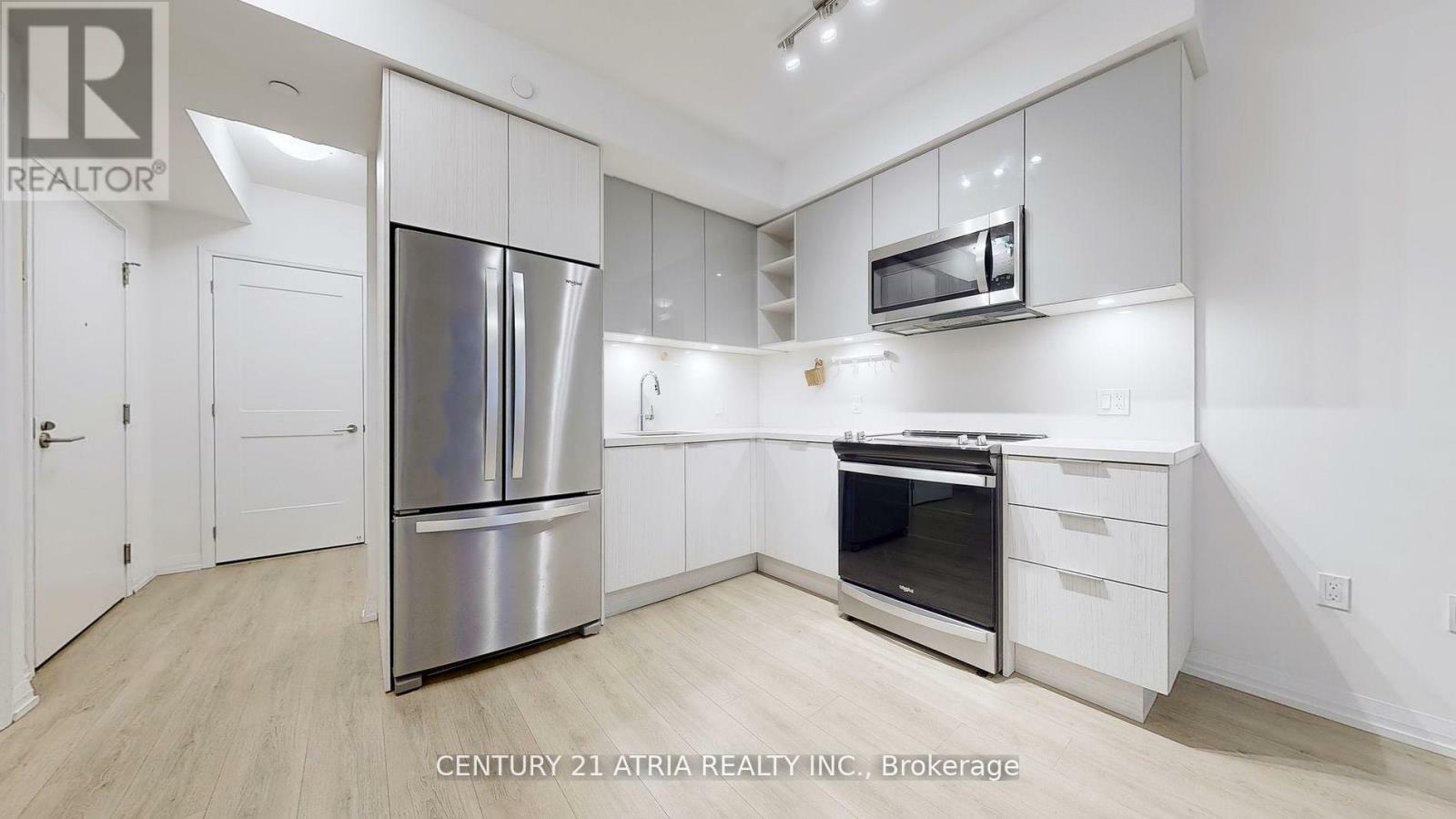 Property Photo: 50 Dunfield Avenue 816 ON M4S 0E4