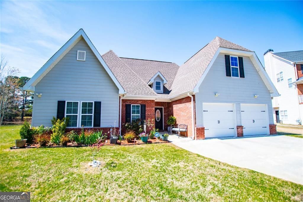 Property Photo:  207 Meadow Lake Drive  GA 30116 