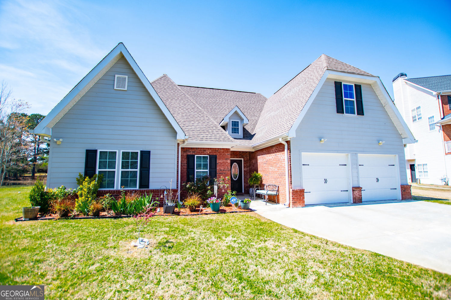 Property Photo: 207 Meadow Lake Drive GA 30116