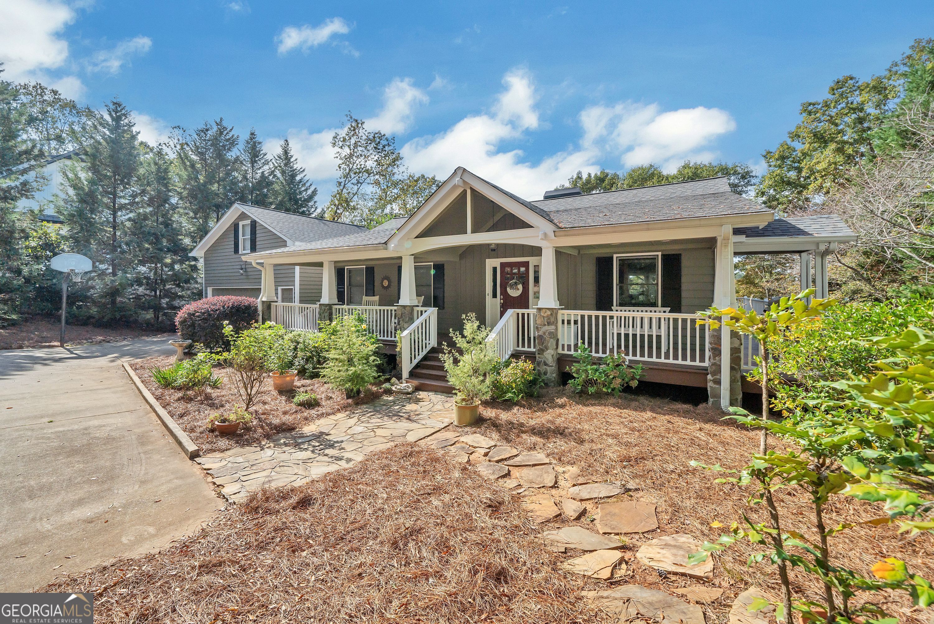 Property Photo: 409 East Riverbend Drive GA 31024