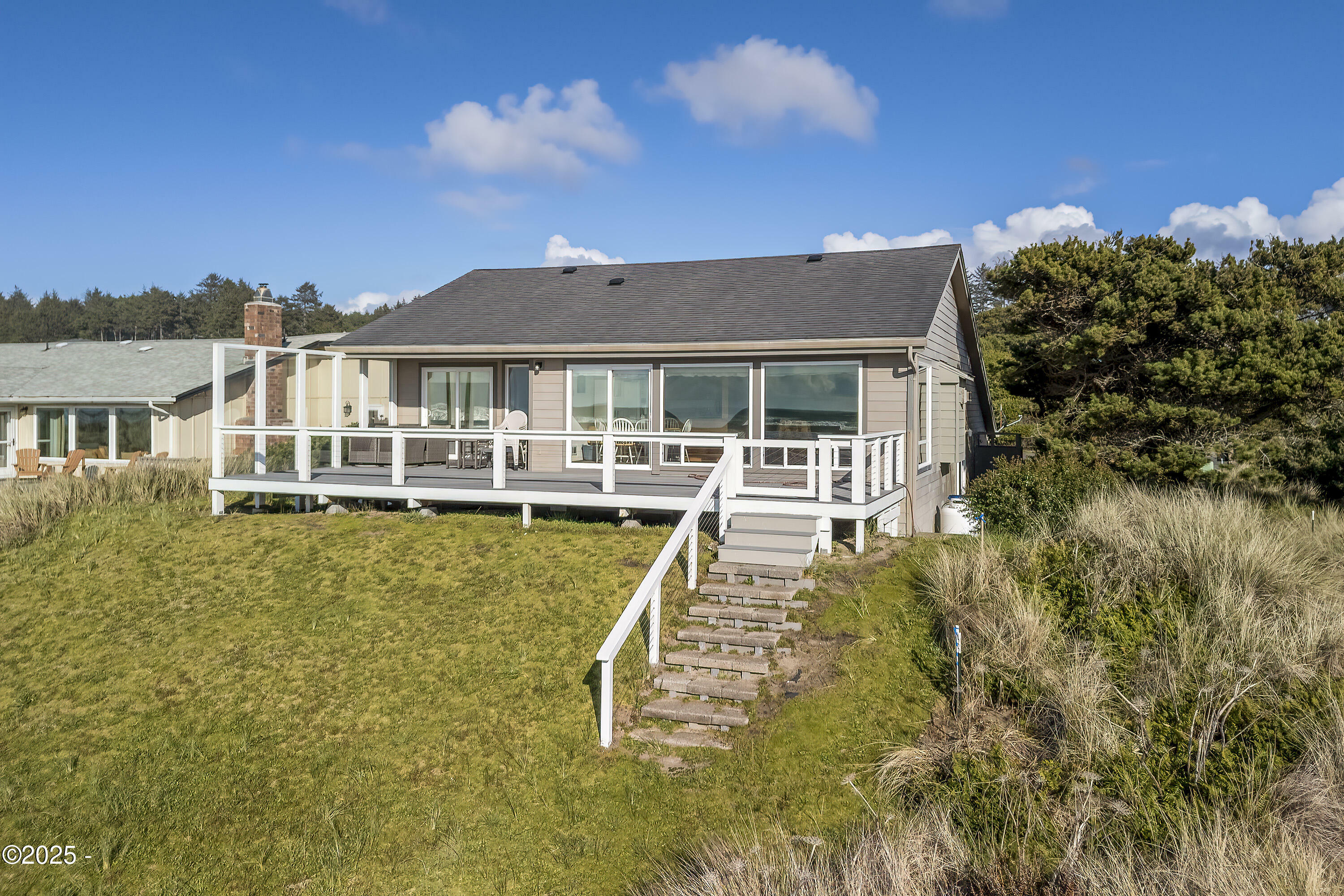 Property Photo: 2904 NW Oceania Drive OR 97394