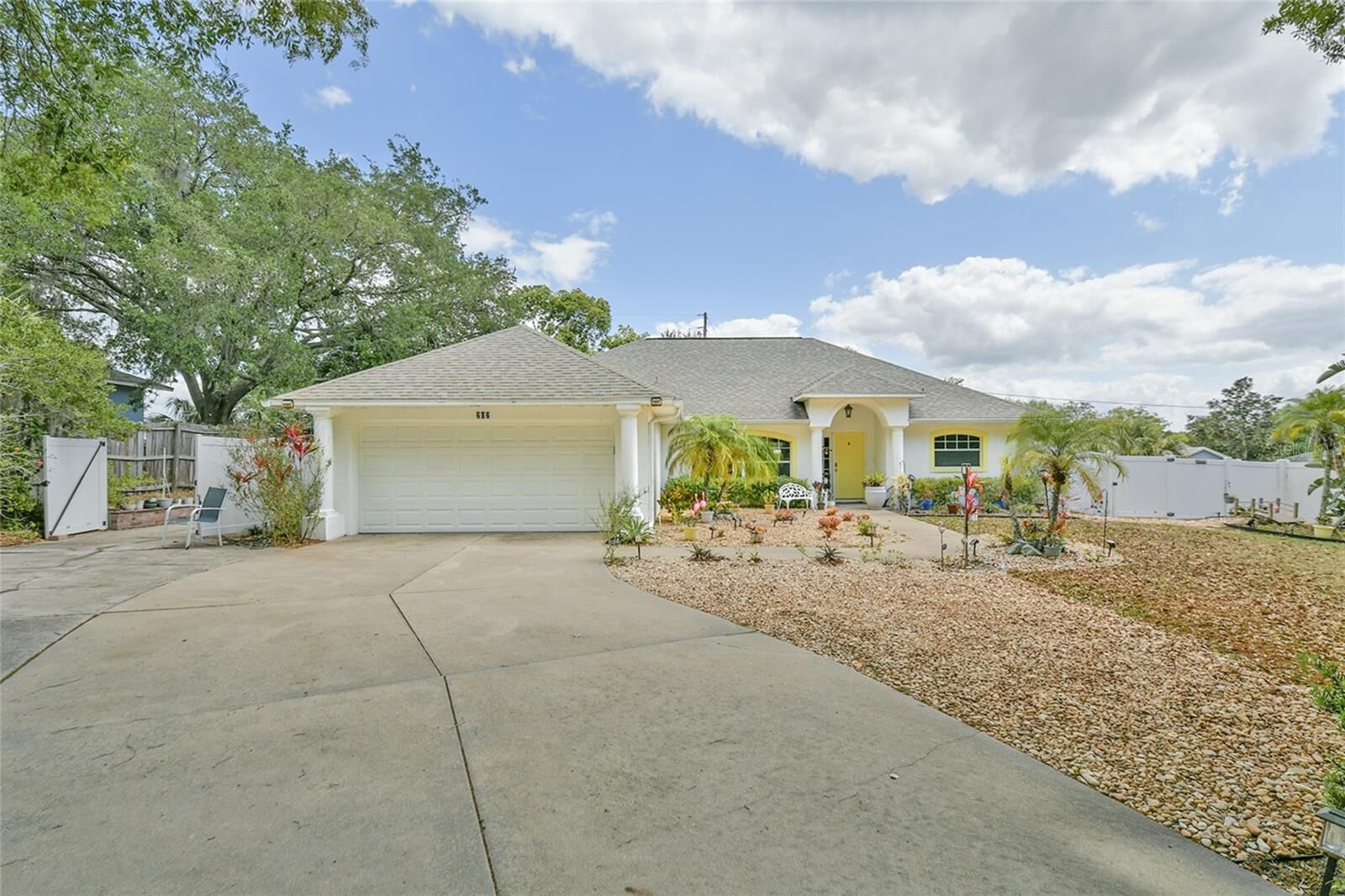Property Photo: 202 N Palm Ave FL 34737