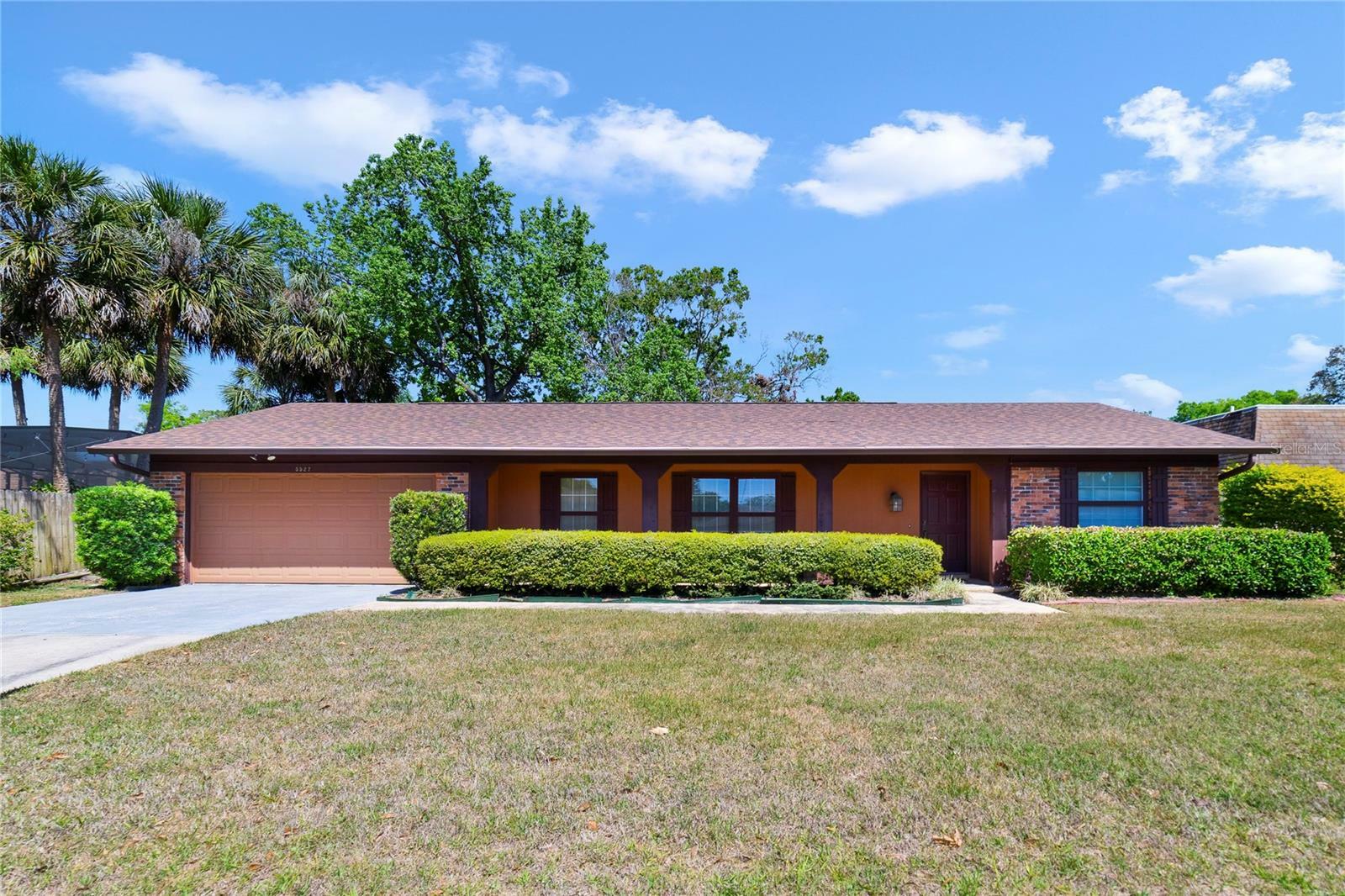Property Photo: 5927 Stratton Lane FL 32808