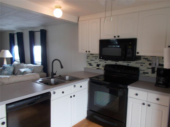 Property Photo:  5421 Holiday Park Boulevard  FL 34287 