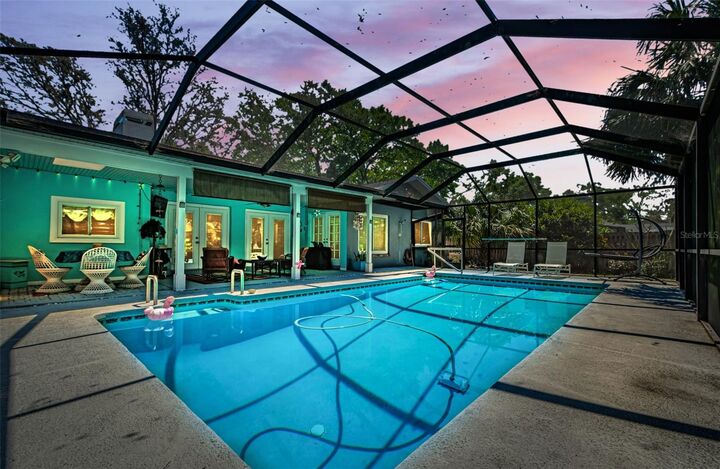 Property Photo: 11510 Moffat Place FL 33617