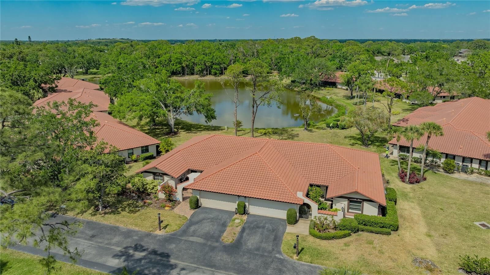 Property Photo: 7269 Golf Pointe Way FL 34243