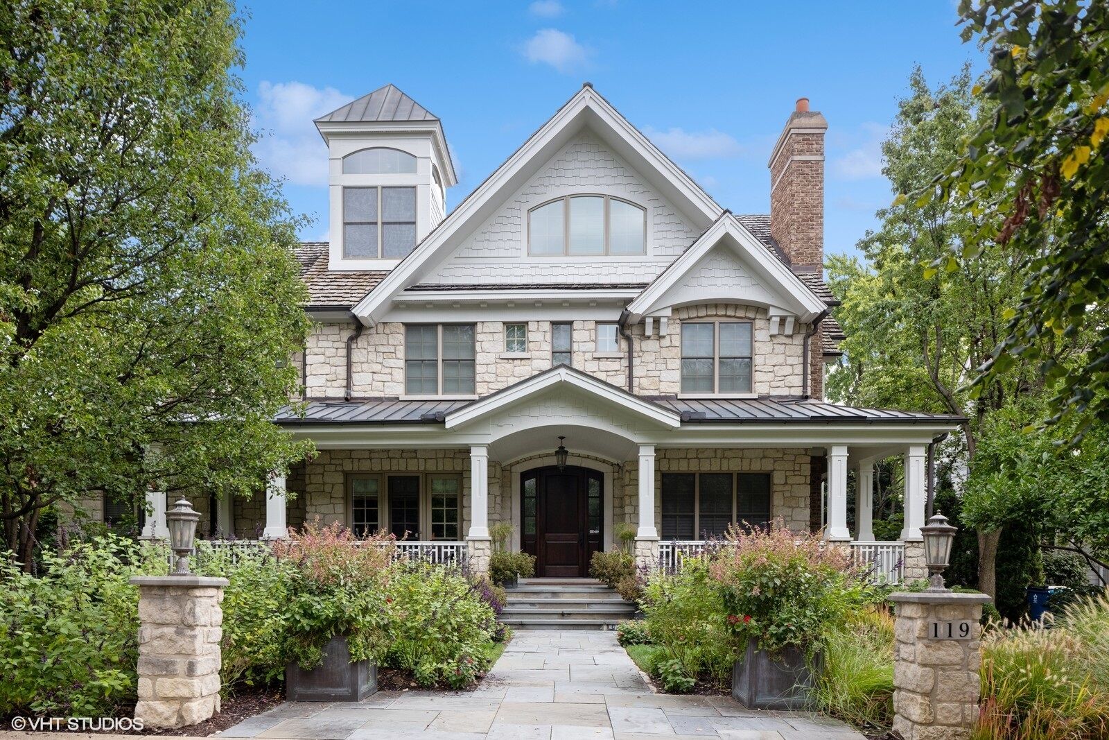 Property Photo:  119 N Lincoln Avenue  IL 60521 