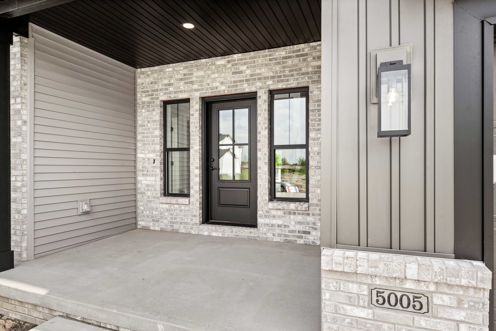 Property Photo: 5005 Finlen Lane IL 61705