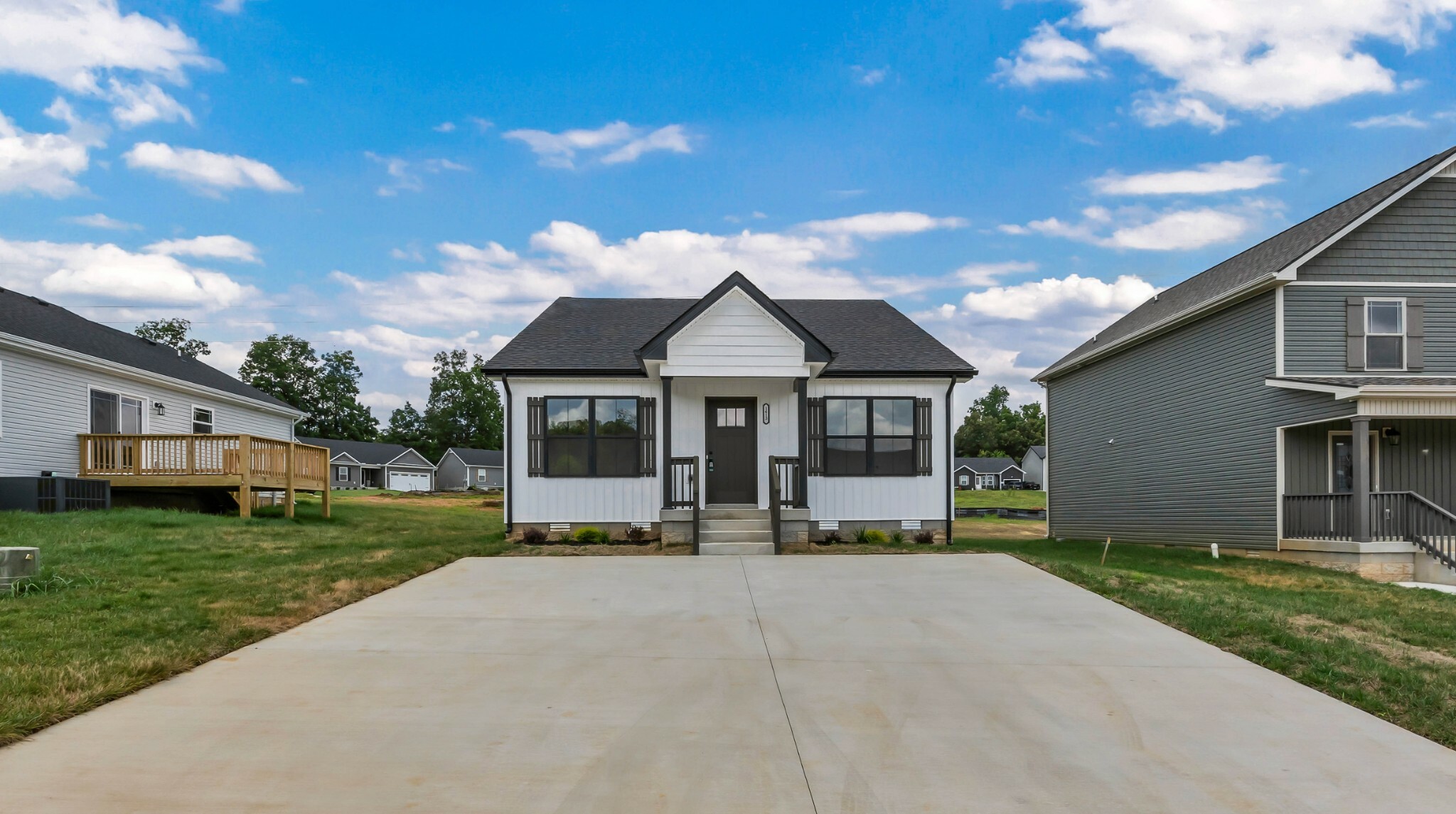 Property Photo: 1413 Isaiah Dr TN 37042