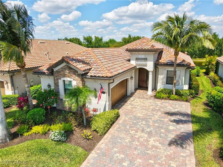 Property Photo: 2930 Aviamar Circle FL 34114