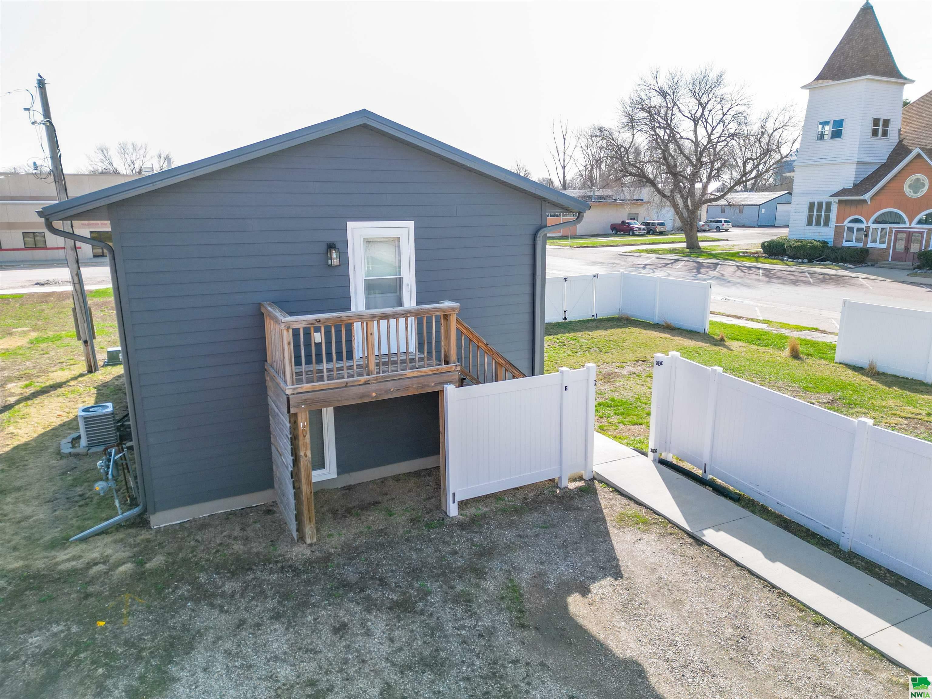 1030 9th Street A &Amp B  Onawa IA 51040 photo